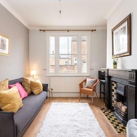Apartament Charming Base For 5 Near Bishy Rd Pass The Keys York Zewnętrze zdjęcie