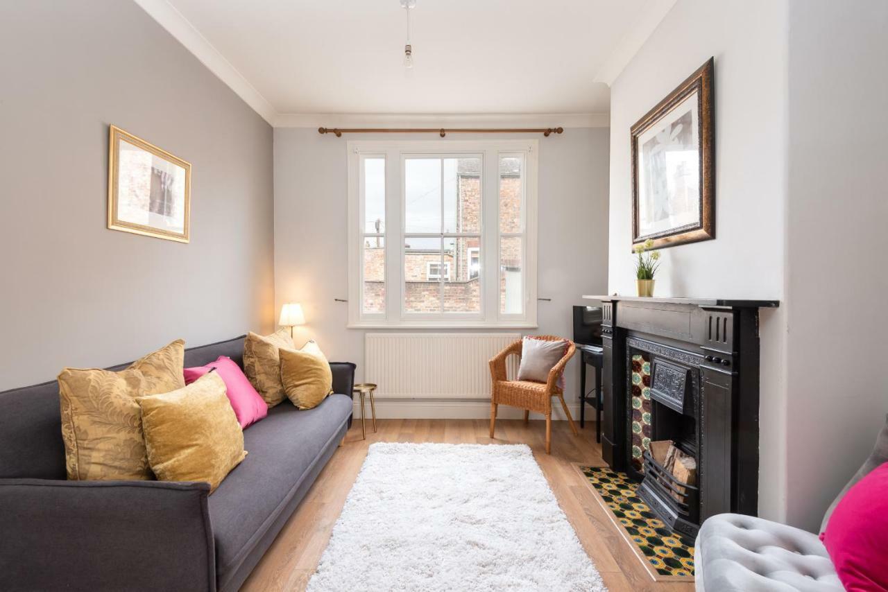 Apartament Charming Base For 5 Near Bishy Rd Pass The Keys York Zewnętrze zdjęcie