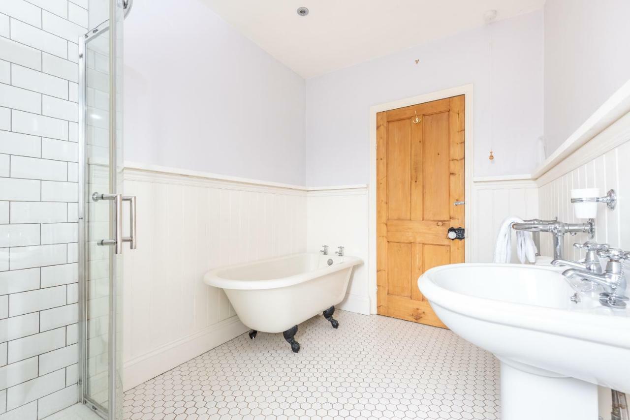 Apartament Charming Base For 5 Near Bishy Rd Pass The Keys York Zewnętrze zdjęcie