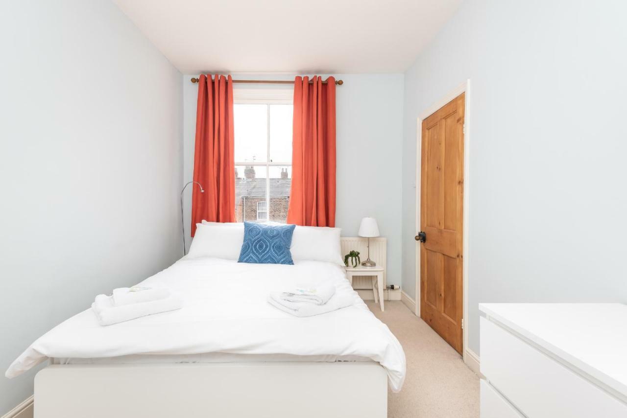 Apartament Charming Base For 5 Near Bishy Rd Pass The Keys York Zewnętrze zdjęcie